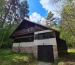 Zaujímavá pekná priestranná murovaná chata